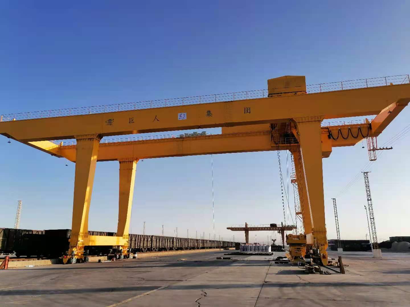 轨道式集装箱门式起重机